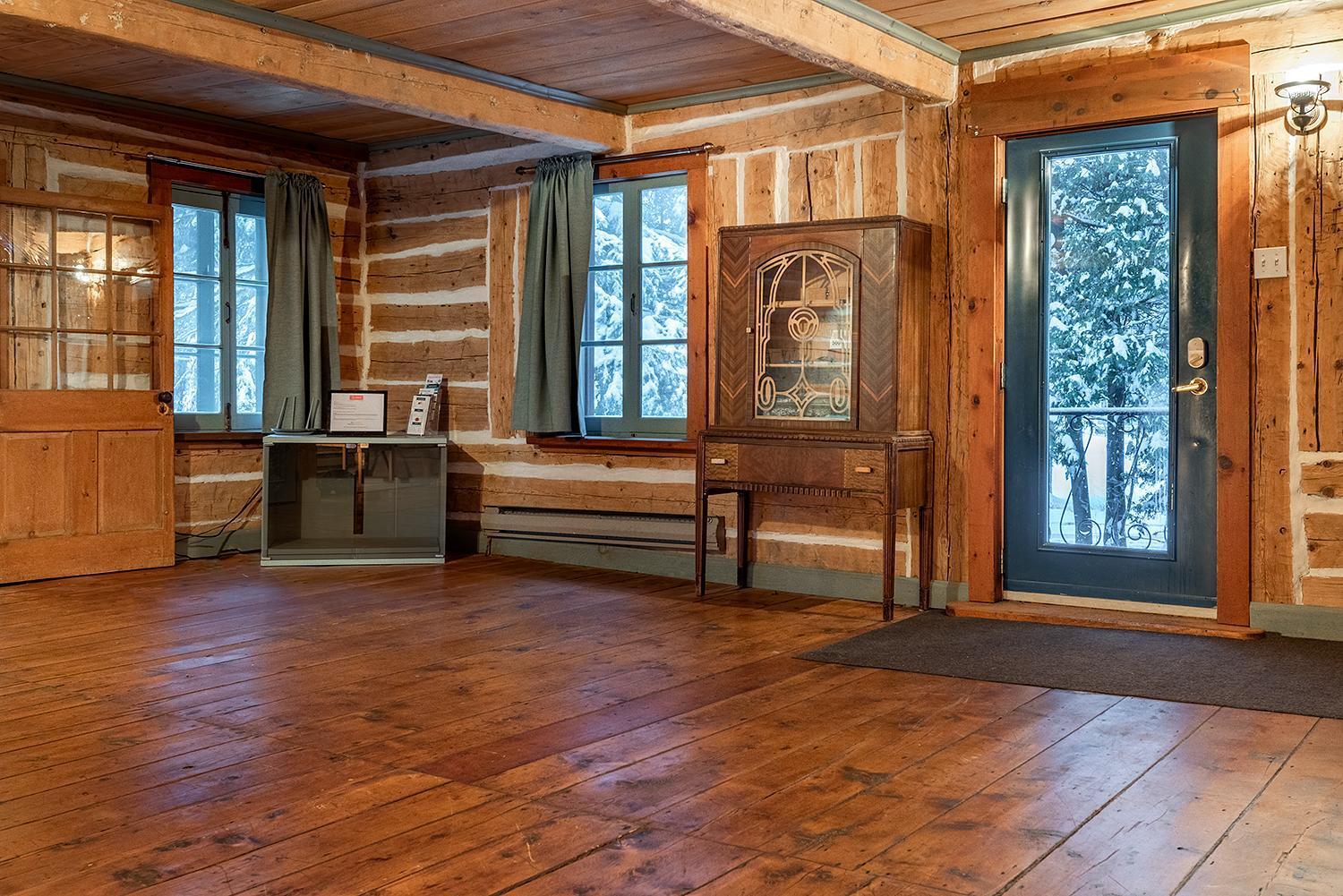Ancestral Wooden Chalet - St-Gabriel De Brandon Mandeville Exterior photo